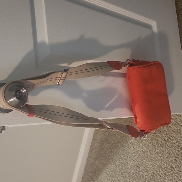 Universal Thread Purse - Picture 2 of 3